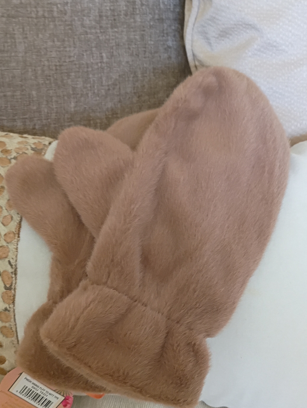 Faux-Fur Mittens in Blush Pink